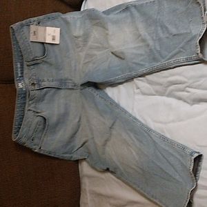 Womens Regular Fit Midrise Capris